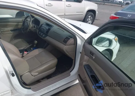 2006 Toyota Camry Le z USA, uszkodzony, nr VIN 4T1BE32KX6U684076